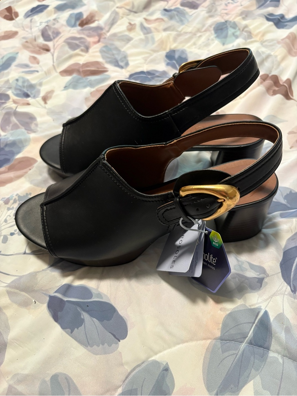 Aerosoles Women's Black Slingback Block Heel Sandals - Picture 2 of 4